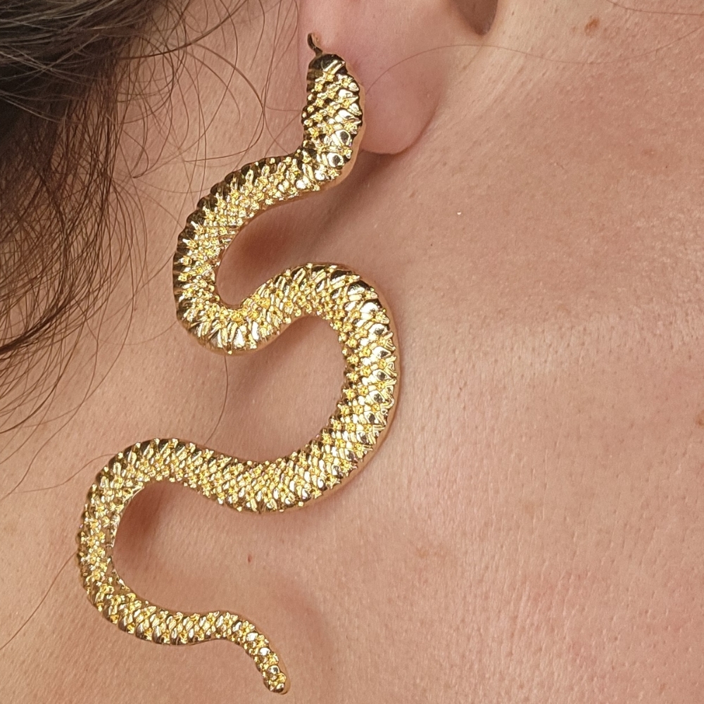 Gold tone slithering snake 3" dangle statement earrings‎ - Picture 5 of 5